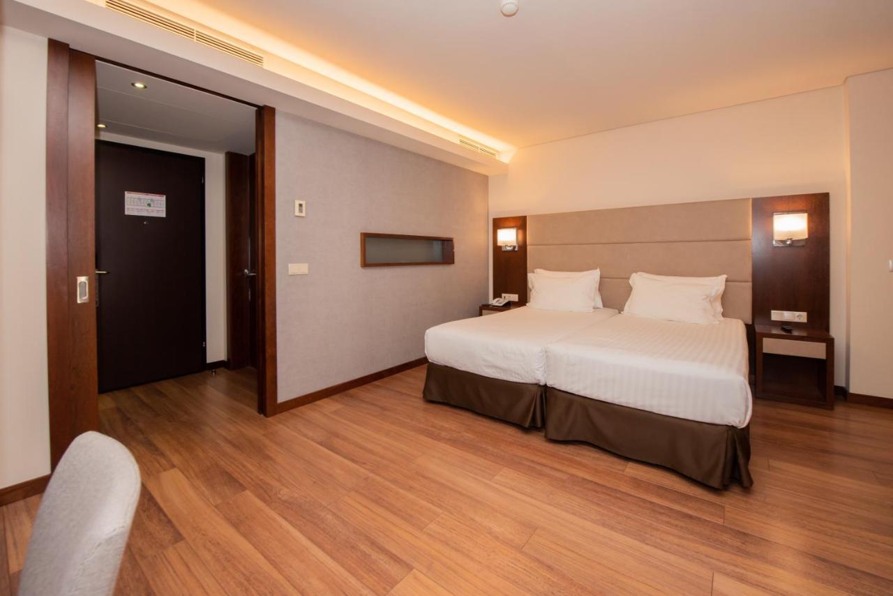 Eurostars Oporto Hotel Exterior photo